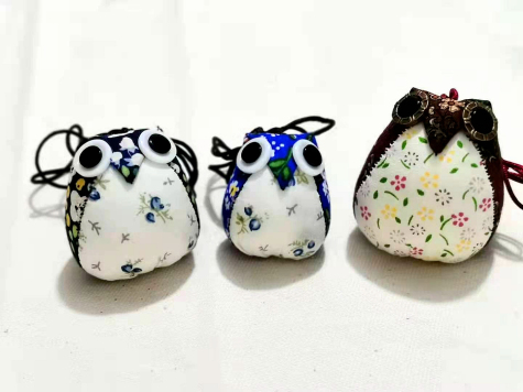 伟德源自英国始于1946科技园内的传统文化体验--手工DIY古风香囊